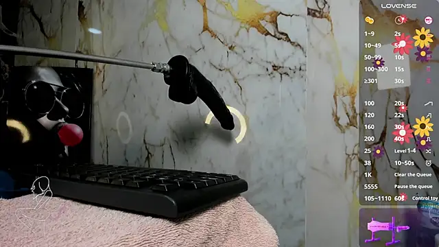 Snapshot of la_mazona chatting on September 25, 6:17 pm la mazona online show from September 25, 6:17 pm