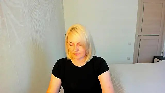 Alicee Gracee online show from June 12, 9:50 am