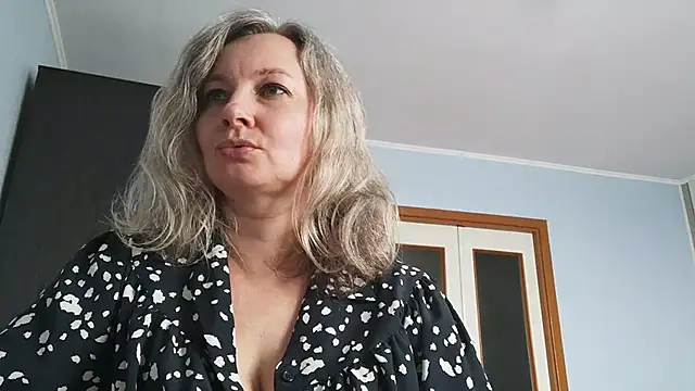 EdithManning online show from February 24, 8:46 am