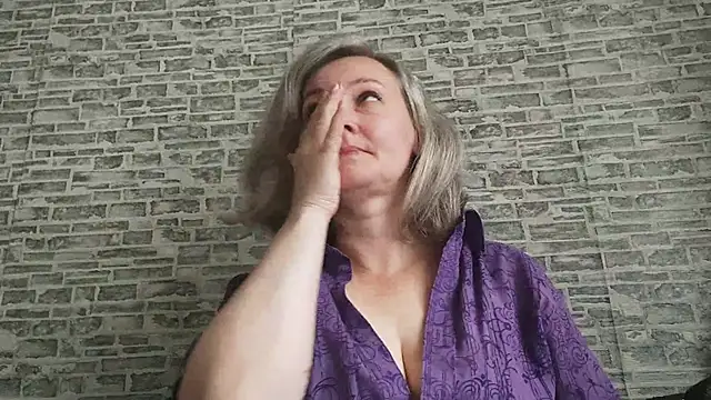 Snapshot of EdithManning chatting on September 26, 5:27 am EdithManning online show from September 26, 5:27 am