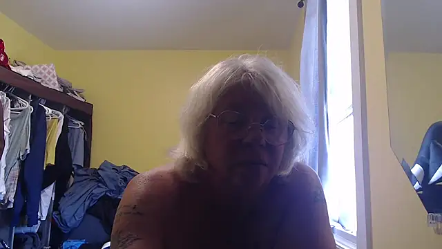 canadiancougar1965 online show from June 24, 4:17 pm
