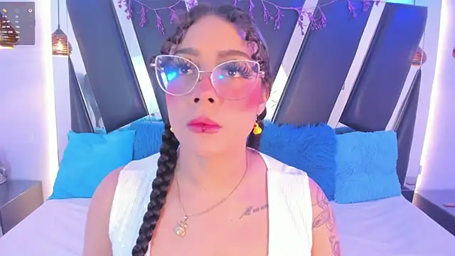 antonelllepiercee online show from June 23, 11:41 am