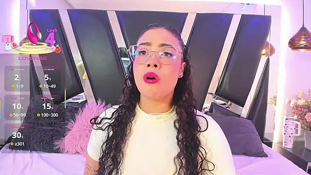 antonelllepiercee online show from October 7, 11:36 am