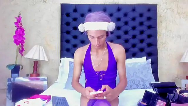 NahomiWhitel online show from January 13, 7:18 pm