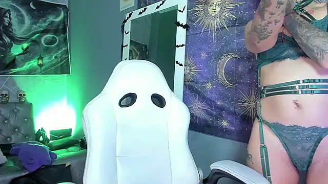 amelierouss online show from July 16, 5:01 am