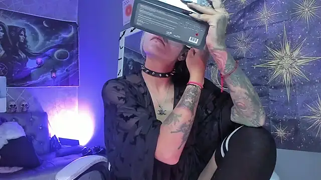 amelierouss online show from July 25, 7:48 am