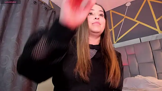 Snapshot of AliceSteel12 chatting on October 10, 12:37 am AliceSteel12 online show from October 10, 12:37 am