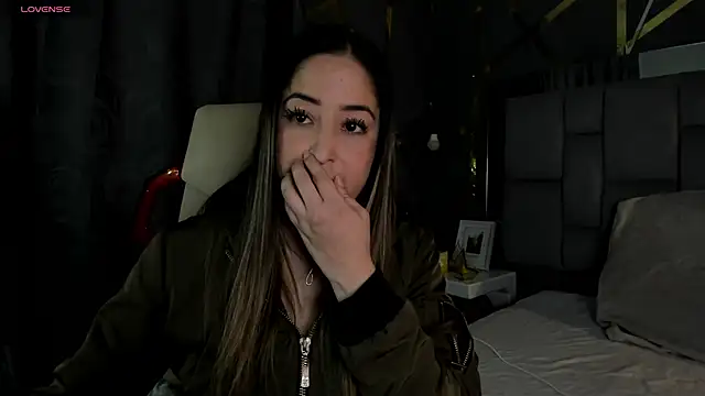 Snapshot of AliceSteel12 chatting on October 16, 1:52 am AliceSteel12 online show from October 16, 1:52 am