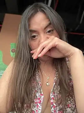 Iam  Cristal online show from January 11, 10:15 pm