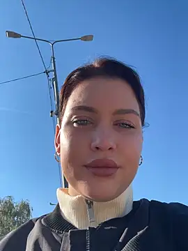 KikiWatson online show from September 21, 6:56 am