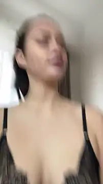 KikiWatson online show from May 3, 1:47 pm