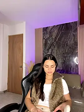 HannaRhodes online show from October 3, 1:38 pm