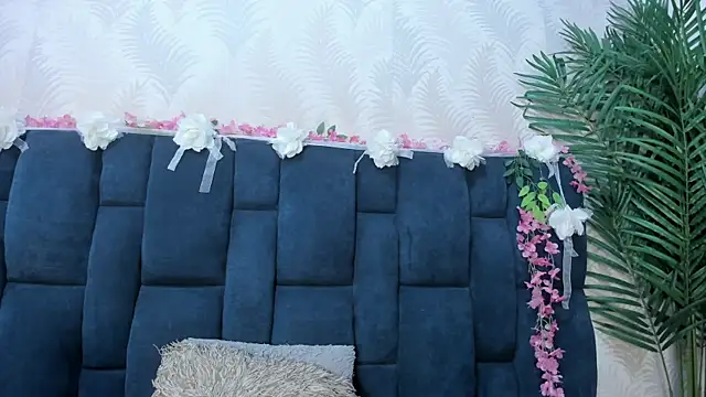 Melody Megann online show from August 1, 9:06 pm