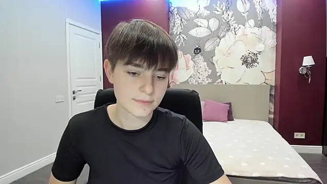 EmiliaYours online show from September 14, 4:27 pm