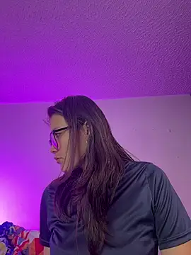 aurora divine online show from March 10, 10:25 pm