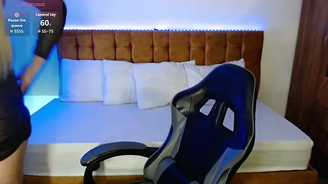 alexiaaross online show from October 17, 6:27 am