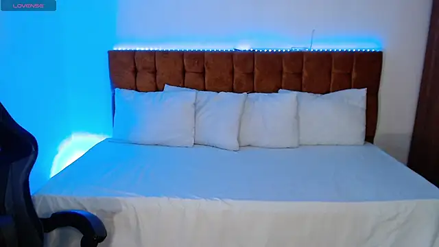 alexiaaross online show from September 27, 1:02 am