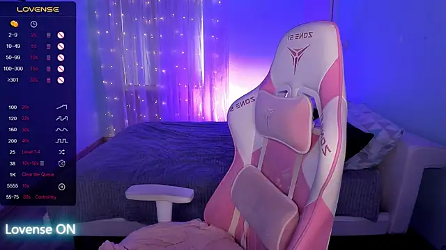 AdeleRoberts online show from February 5, 7:00 am