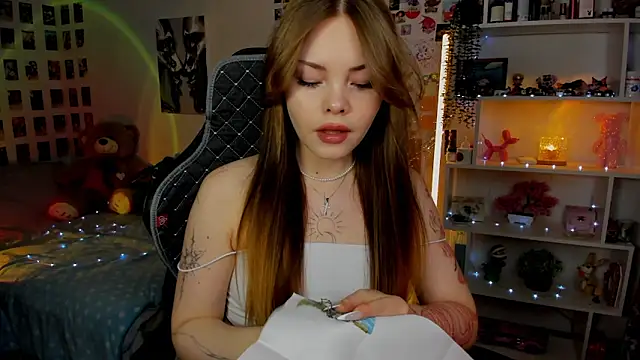 AkiraKatsu online show from January 11, 11:15 am