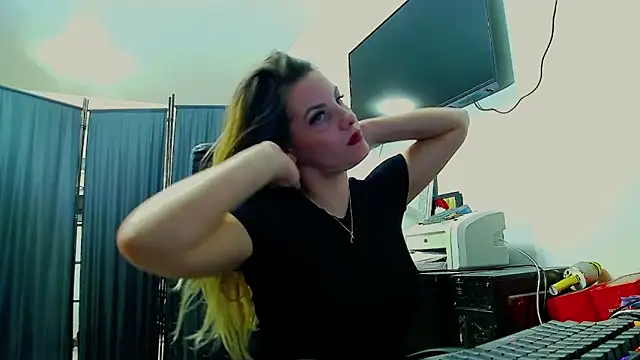 DomMichelle online show from February 27, 7:24 pm