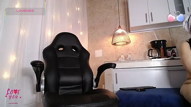 Rachell 111 online show from October 11, 1:25 pm