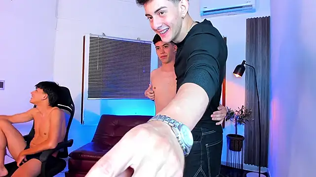 Sexy BoysW online show from June 4, 2:17 am
