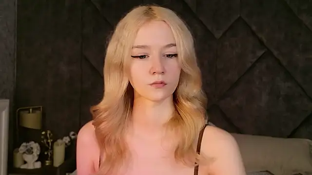 NaomiLoys online show from February 23, 10:48 am