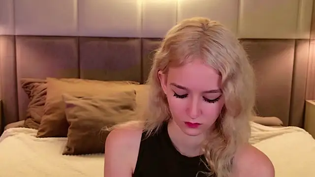 NaomiLoys online show from September 21, 11:31 am