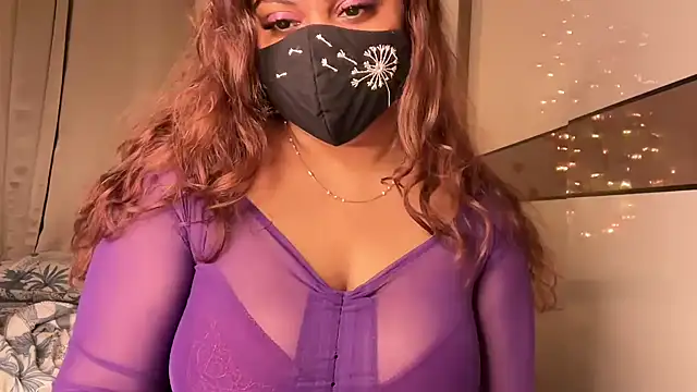 Sam  sexybea online show from May 3, 7:39 pm