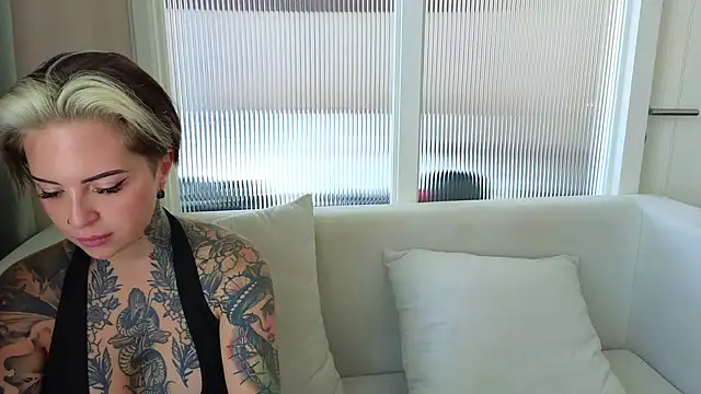 Alexandersonxo online show from April 27, 2:19 am