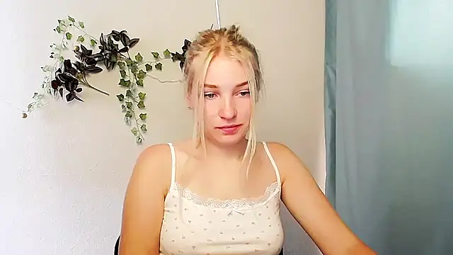 Queen ofLove online show from June 14, 10:04 am