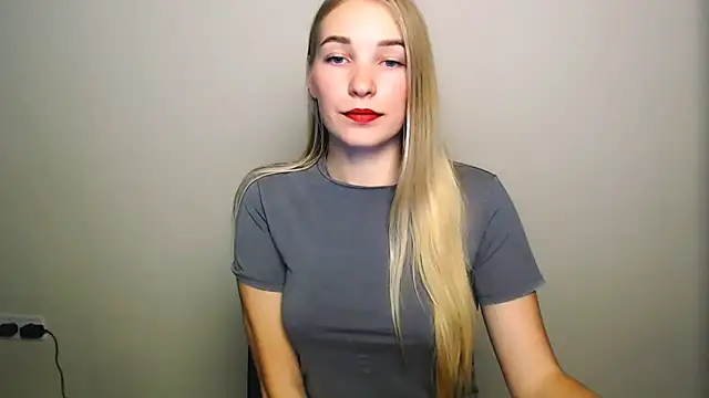 Snapshot of Queen_ofLove chatting on October 23, 9:43 pm Queen ofLove online show from October 23, 9:43 pm