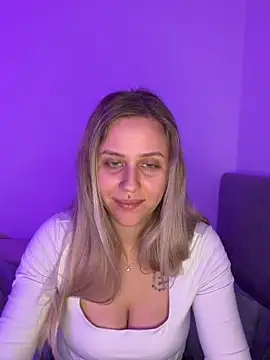 lunawolf21 online show from March 3, 7:58 am