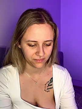 lunawolf21 online show from January 13, 7:25 am