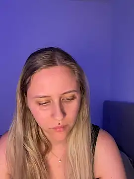 lunawolf21 online show from March 7, 2:13 pm