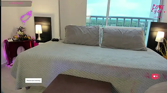 AndreaVelasco online show from April 24, 4:10 pm