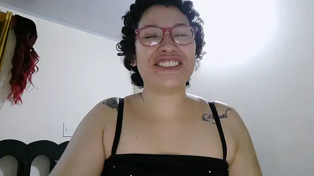 luxandracon23 online show from July 1, 5:56 pm