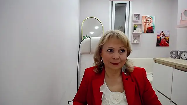 Milla Cutie18 online show from May 4, 5:22 am