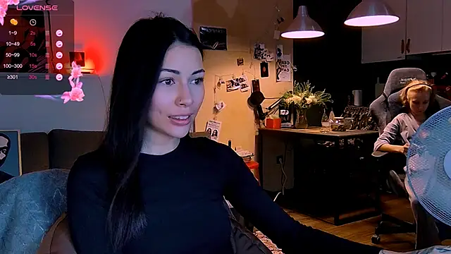 KatiKate online show from November 7, 3:50 pm