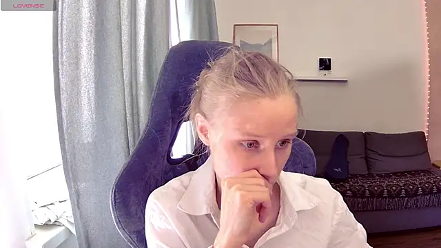 KatiKate online show from August 5, 2:45 pm
