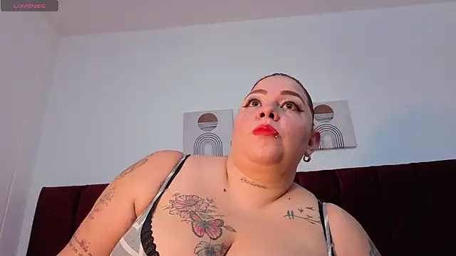 selena castillo online show from January 8, 1:15 pm