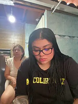 alissonfernandez  online show from February 20, 10:32 pm