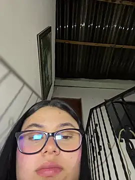 alissonfernandez  online show from July 5, 12:39 am