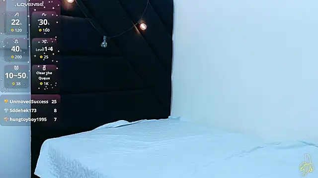 hornybarelylegalgirl online show from August 5, 2:18 am