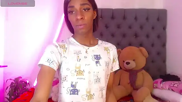 lucianadolll online show from June 26, 1:12 pm