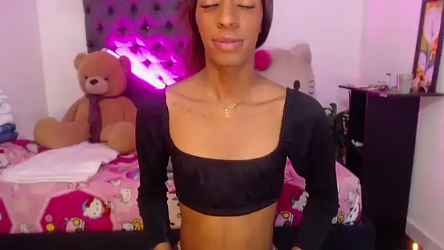 lucianadolll online show from June 11, 12:02 pm