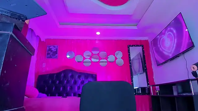 TiffanyMackensyy online show from June 21, 11:20 pm