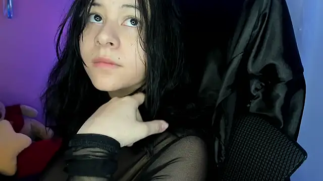 agnes 213 online show from October 23, 2:12 pm