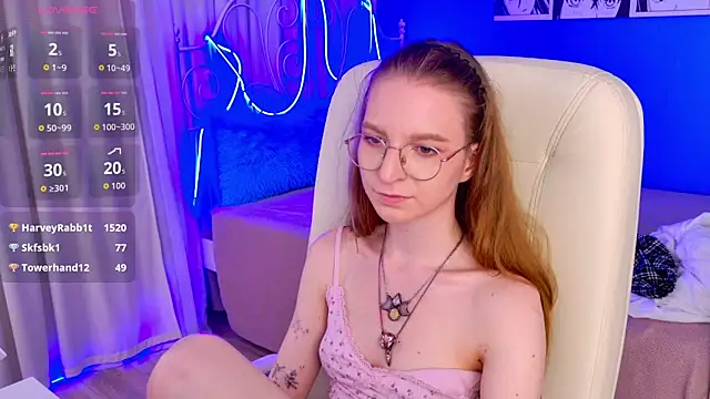 VioletShine online show from June 3, 2:33 pm