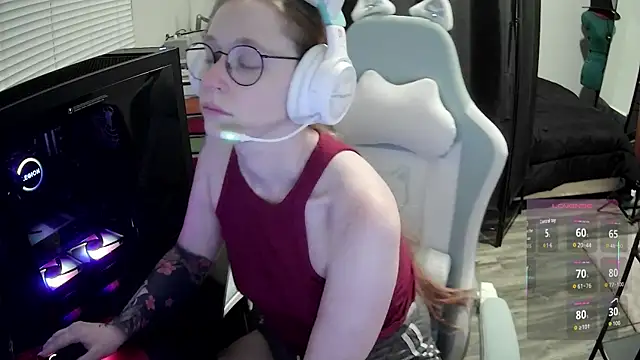 LilyFoxxx online show from July 18, 5:11 am